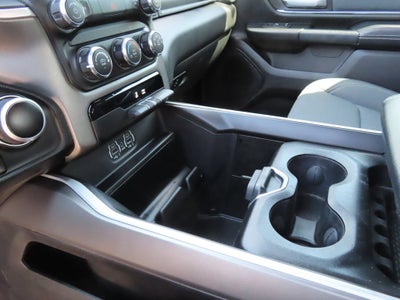 2022 RAM 1500 Big Horn Crew Cab 4x4 5'7" Box