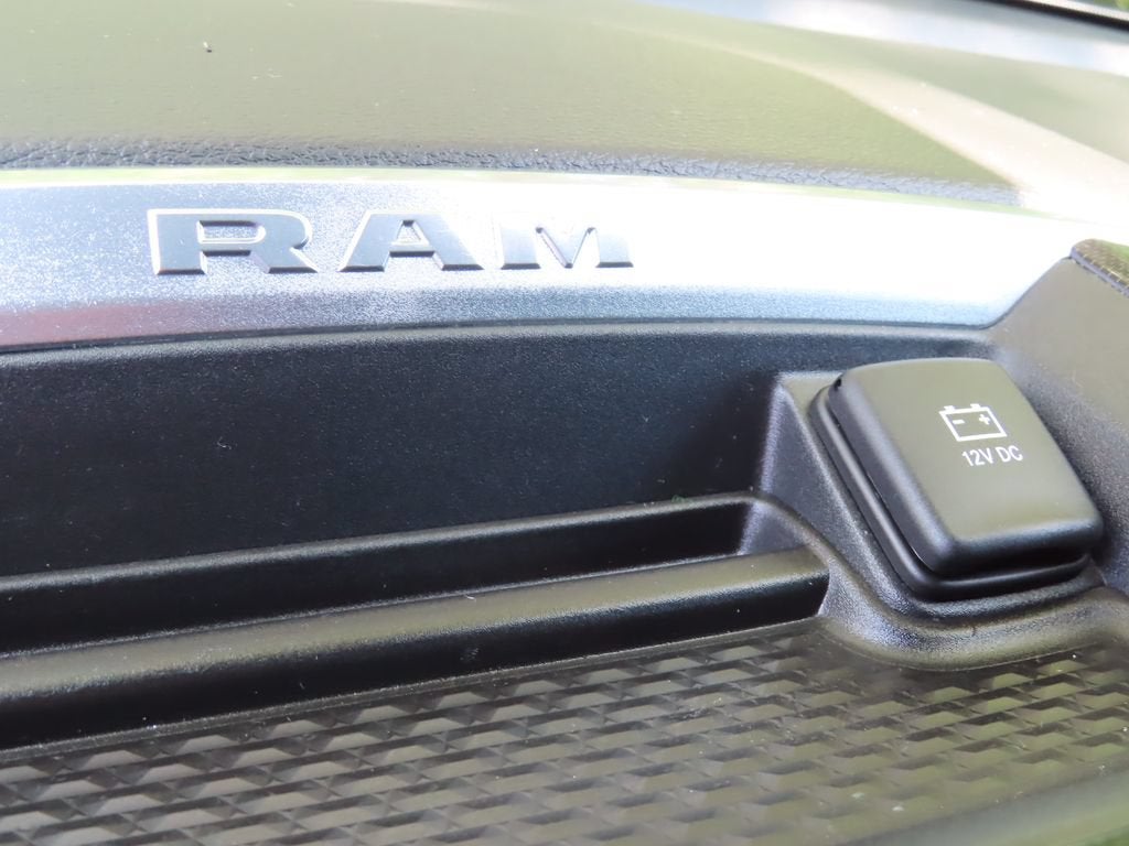 2022 RAM 1500 Laramie Crew Cab 4x4 5'7" Box