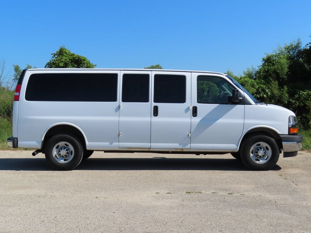 2017 Chevrolet Express Passenger 3500 LT
