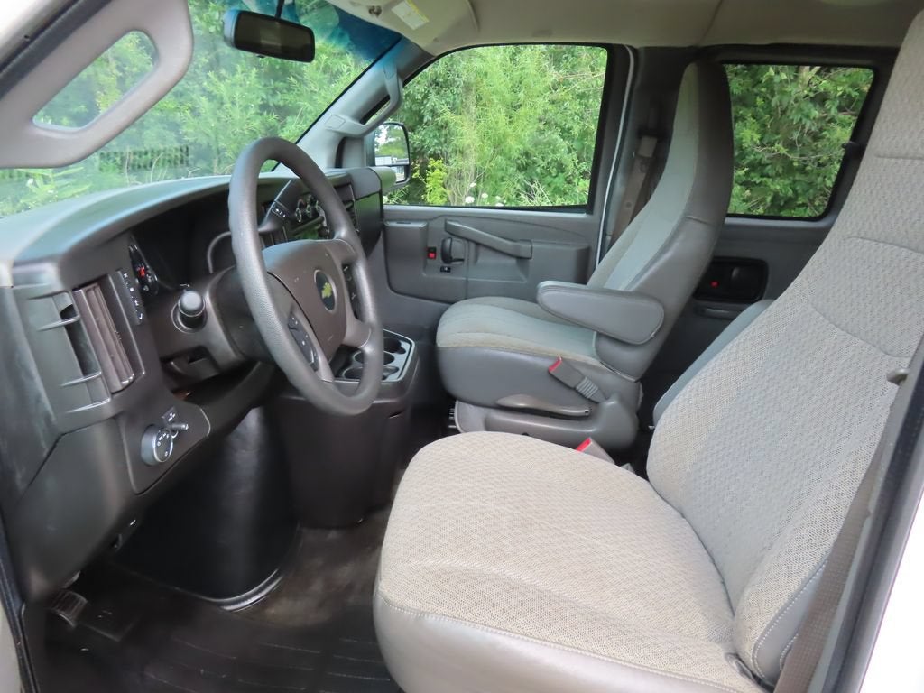 2017 Chevrolet Express Passenger 3500 LT