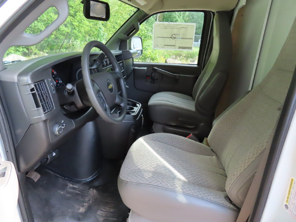 2026 Chevrolet Express Cutaway 3500 1WT