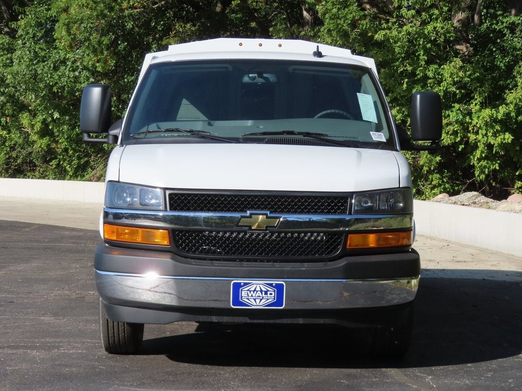 2025 Chevrolet Express Cutaway 3500 1WT