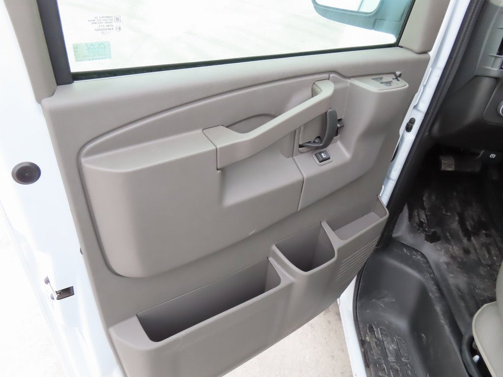 2025 Chevrolet Express Cutaway 3500 1WT