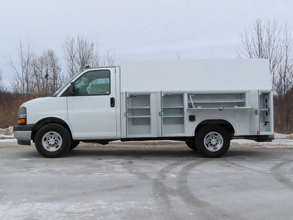 2025 Chevrolet Express Cutaway 3500 1WT