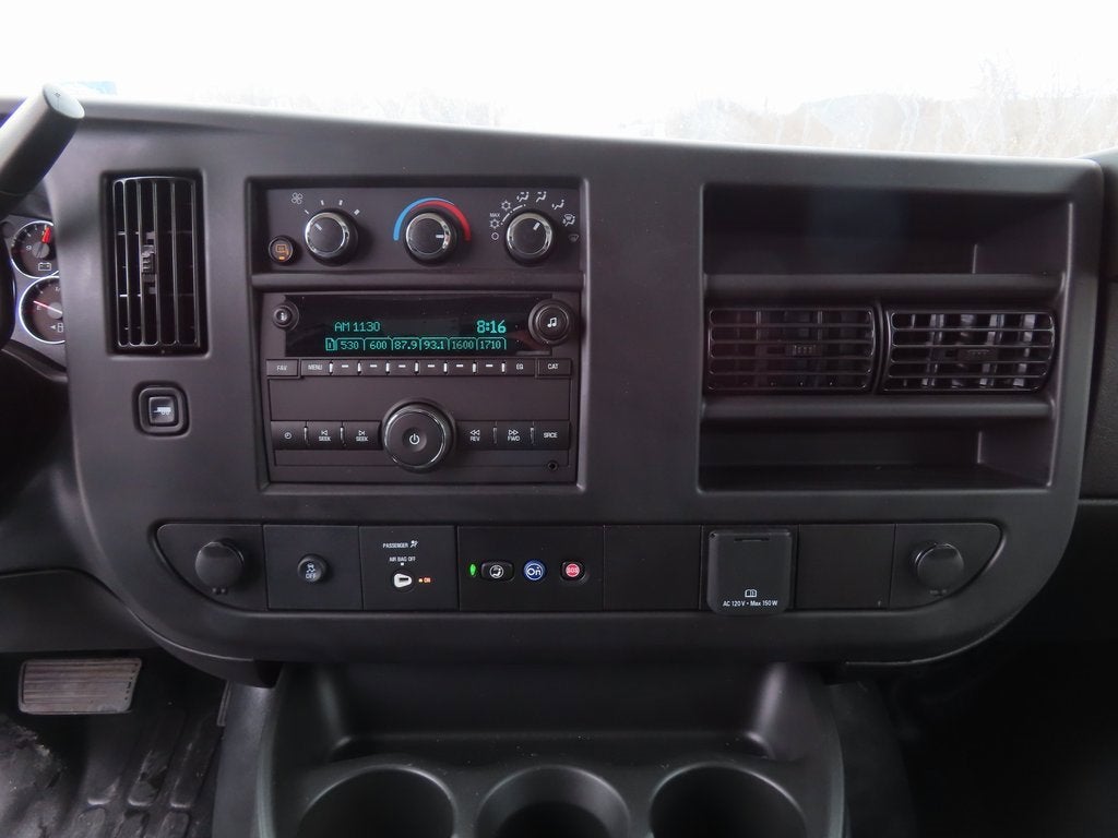 2025 Chevrolet Express Cutaway 3500 1WT