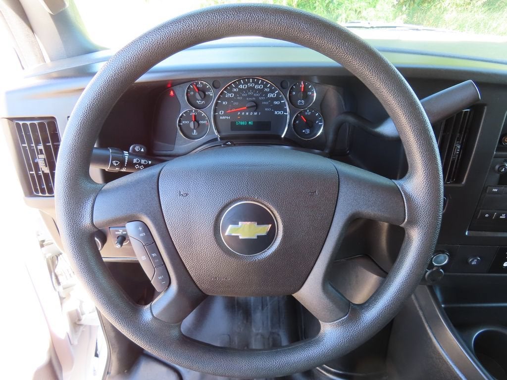2025 Chevrolet Express Cargo WT
