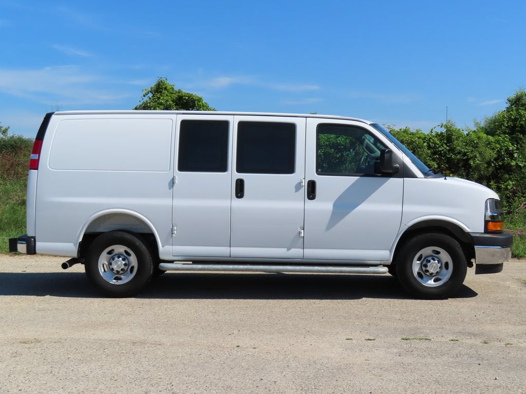 2025 Chevrolet Express Cargo WT