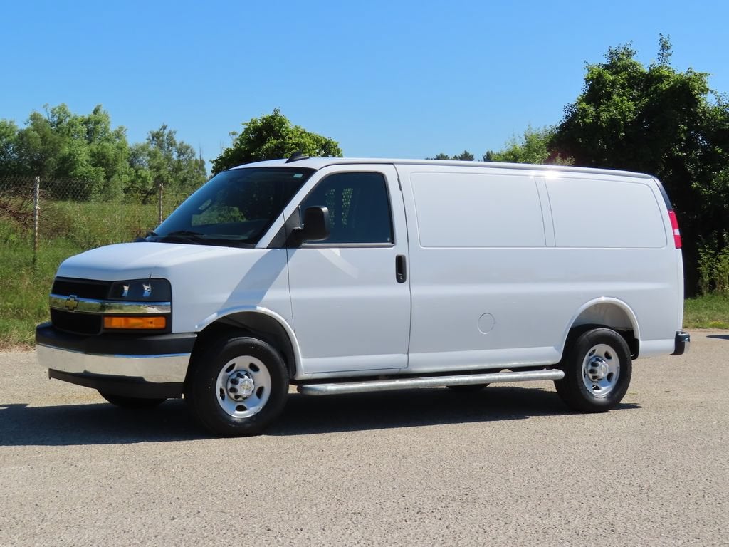 2025 Chevrolet Express Cargo WT