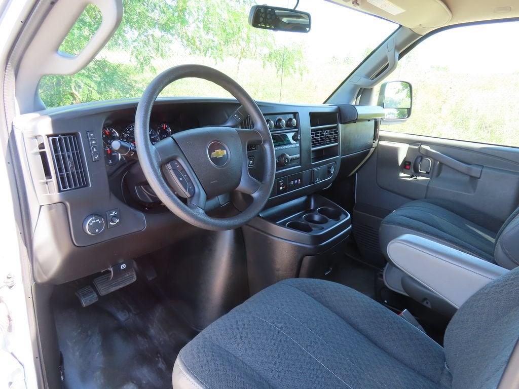 2025 Chevrolet Express Cargo WT