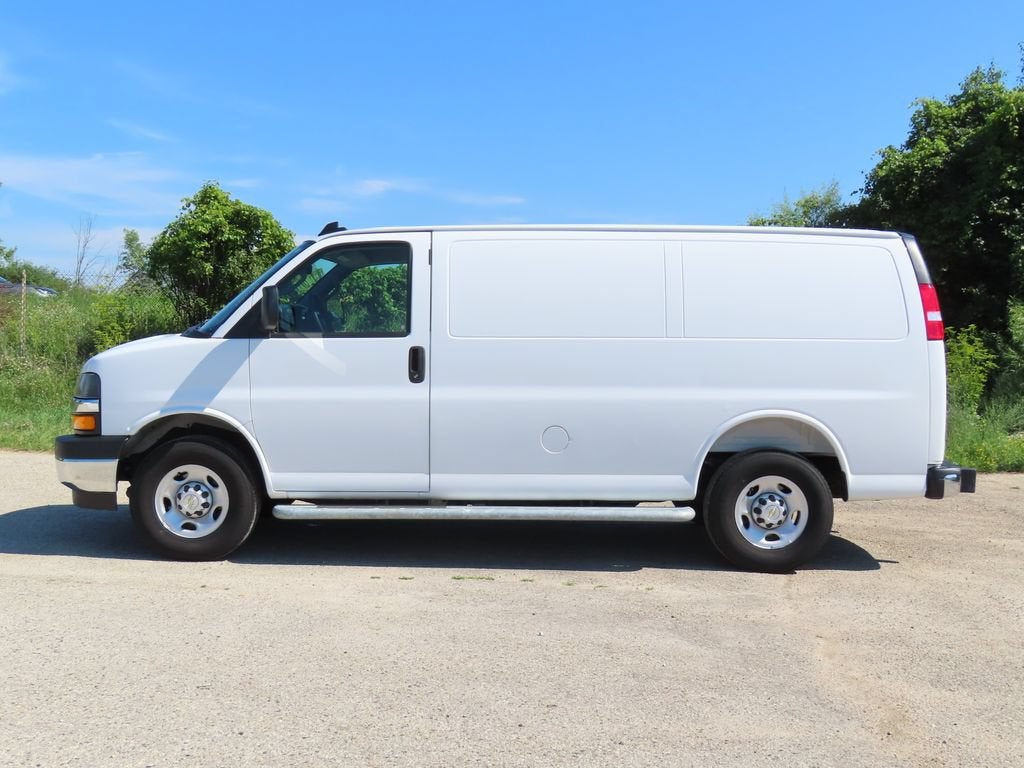 2025 Chevrolet Express Cargo WT