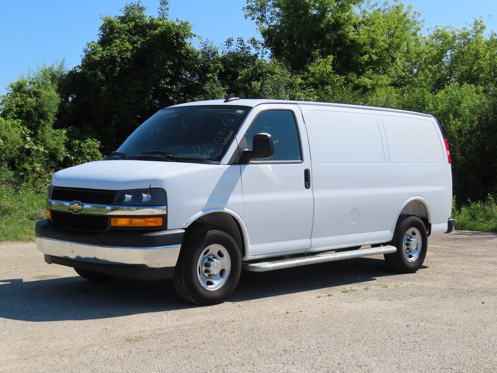 2025 Chevrolet Express Cargo WT