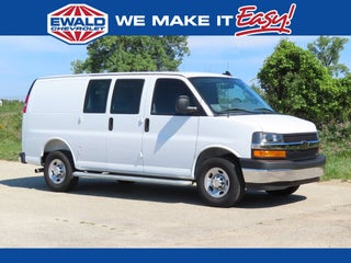 2025 Chevrolet Express Cargo WT