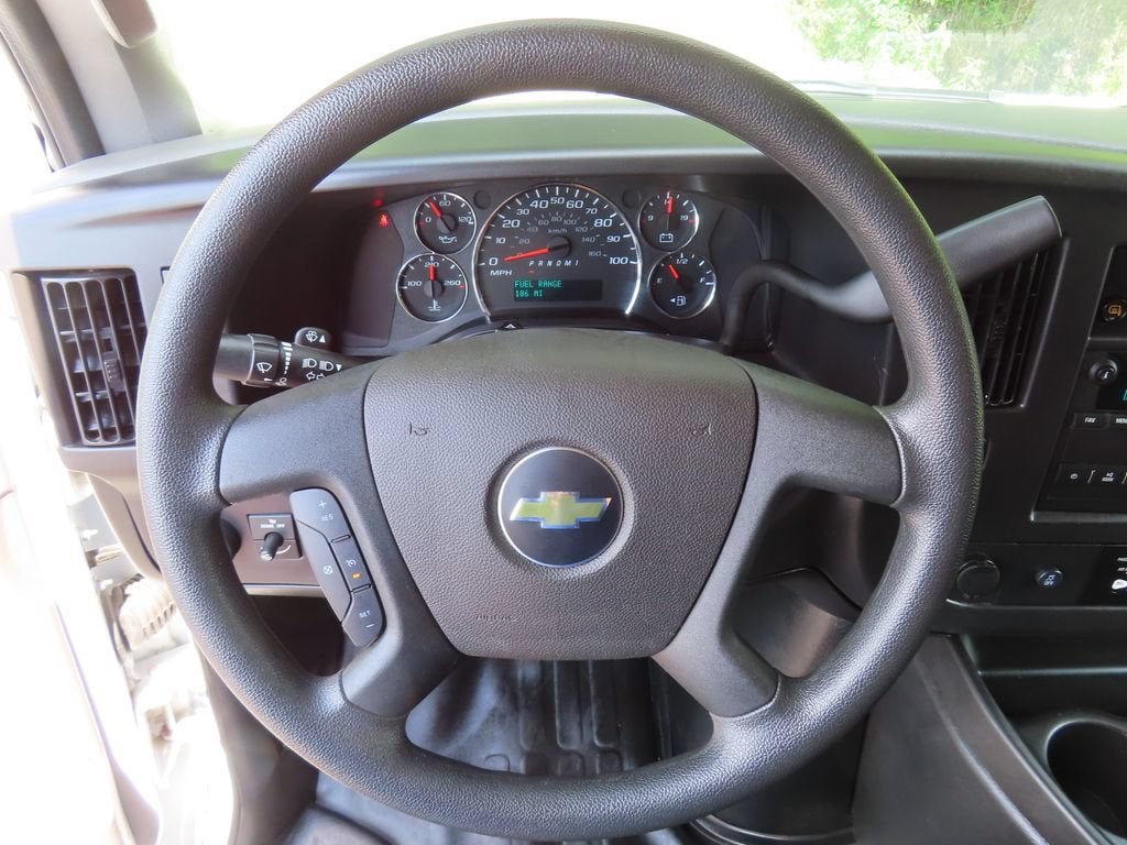 2025 Chevrolet Express Cargo WT