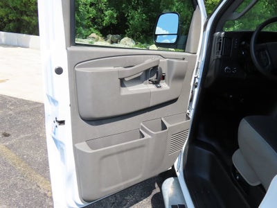 2025 Chevrolet Express Cargo WT
