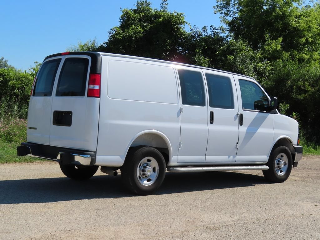 2025 Chevrolet Express Cargo WT