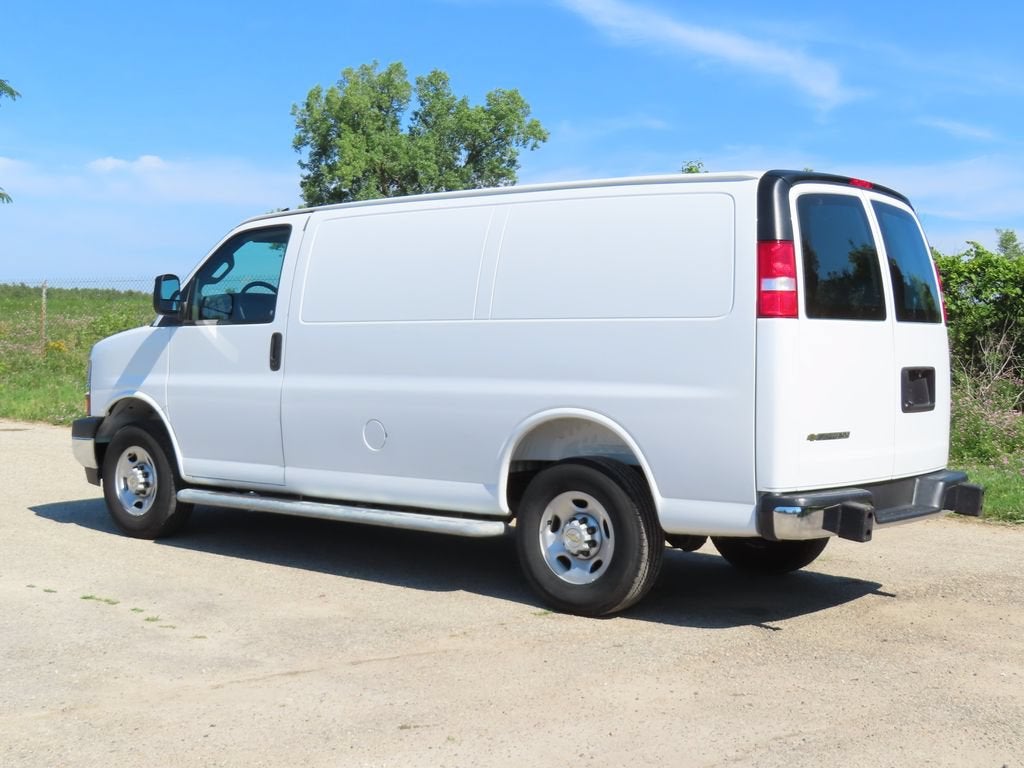 2025 Chevrolet Express Cargo WT