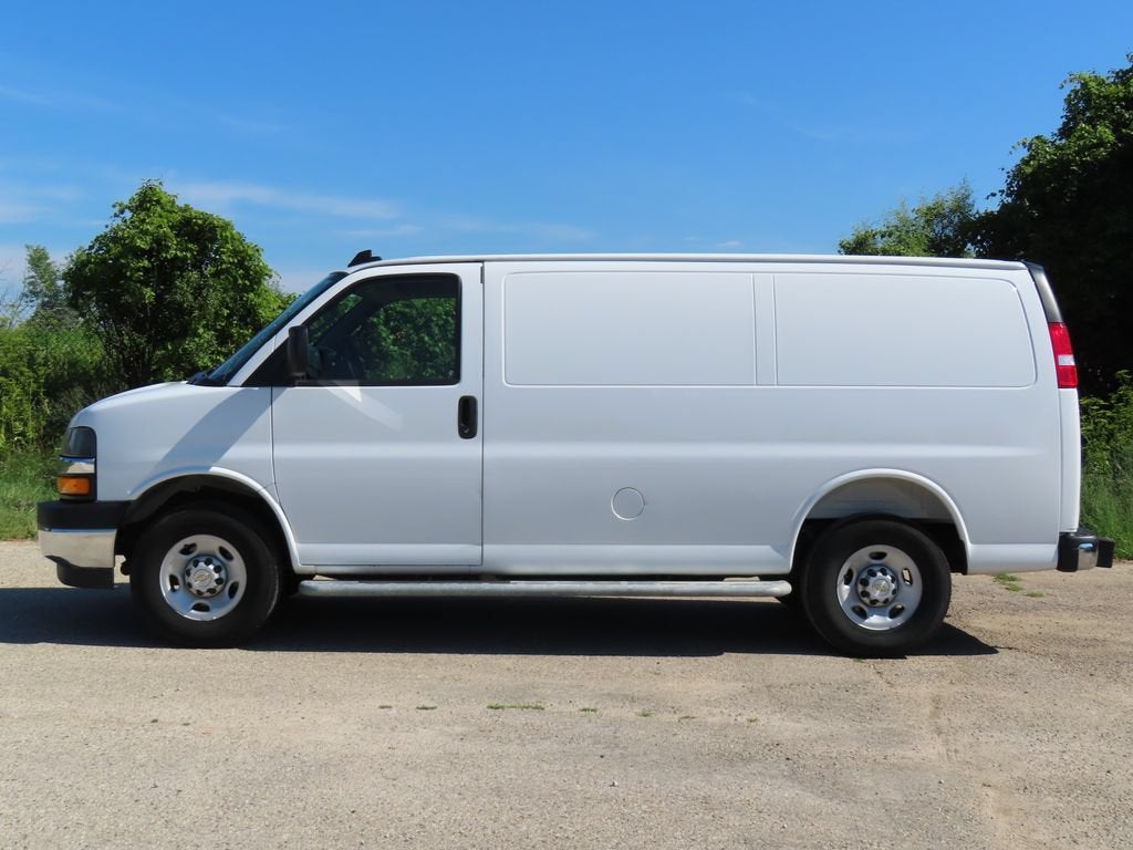 2025 Chevrolet Express Cargo WT