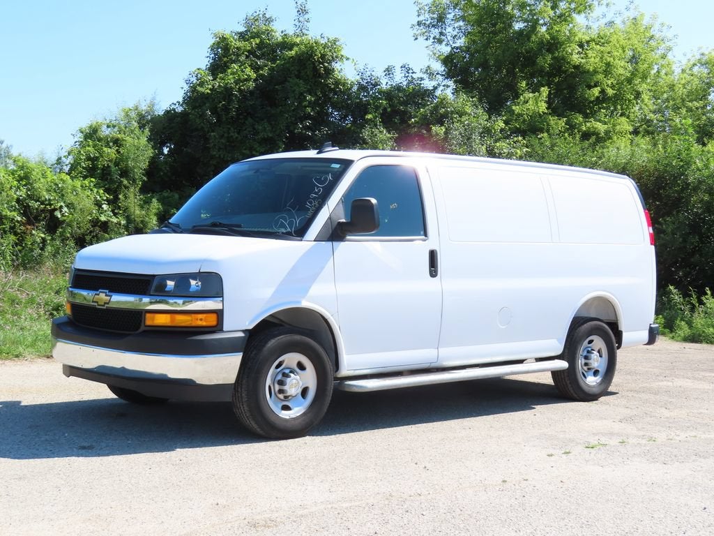 2025 Chevrolet Express Cargo WT