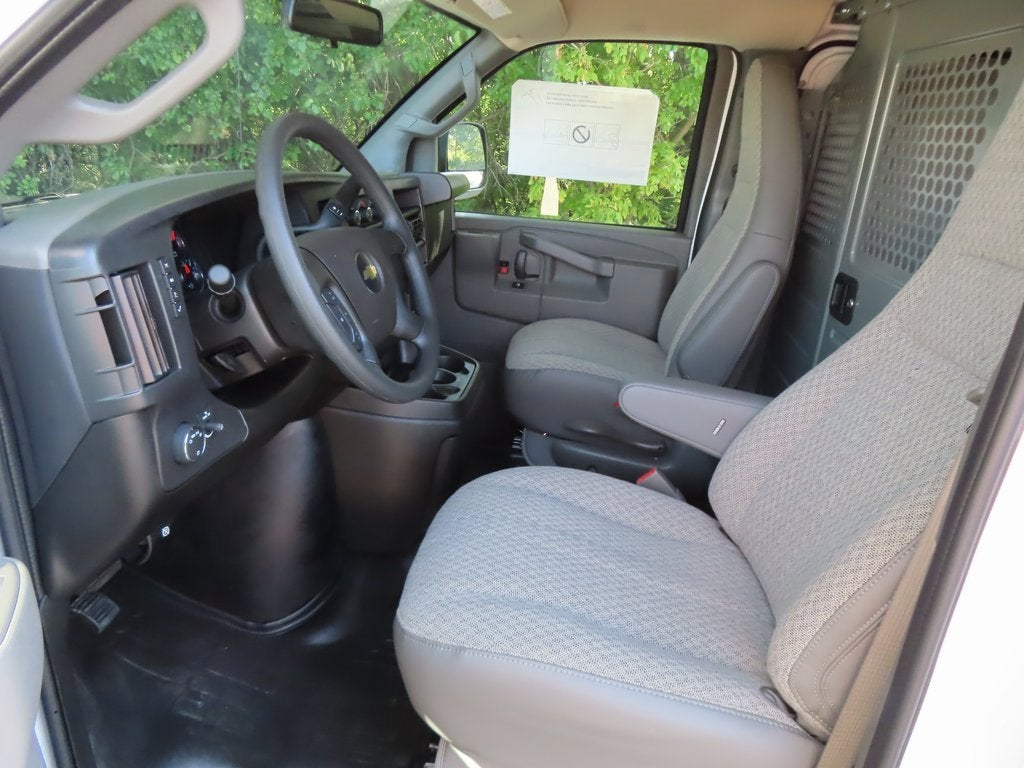 2025 Chevrolet Express Cargo 2500 WT