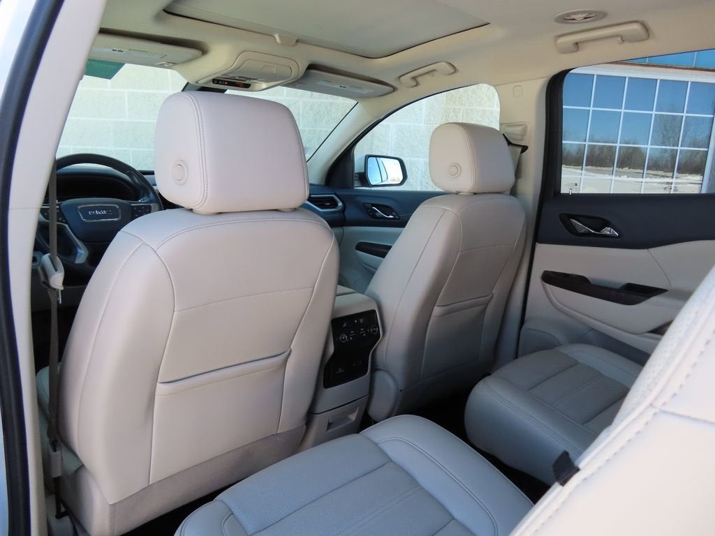 2022 GMC Acadia Denali