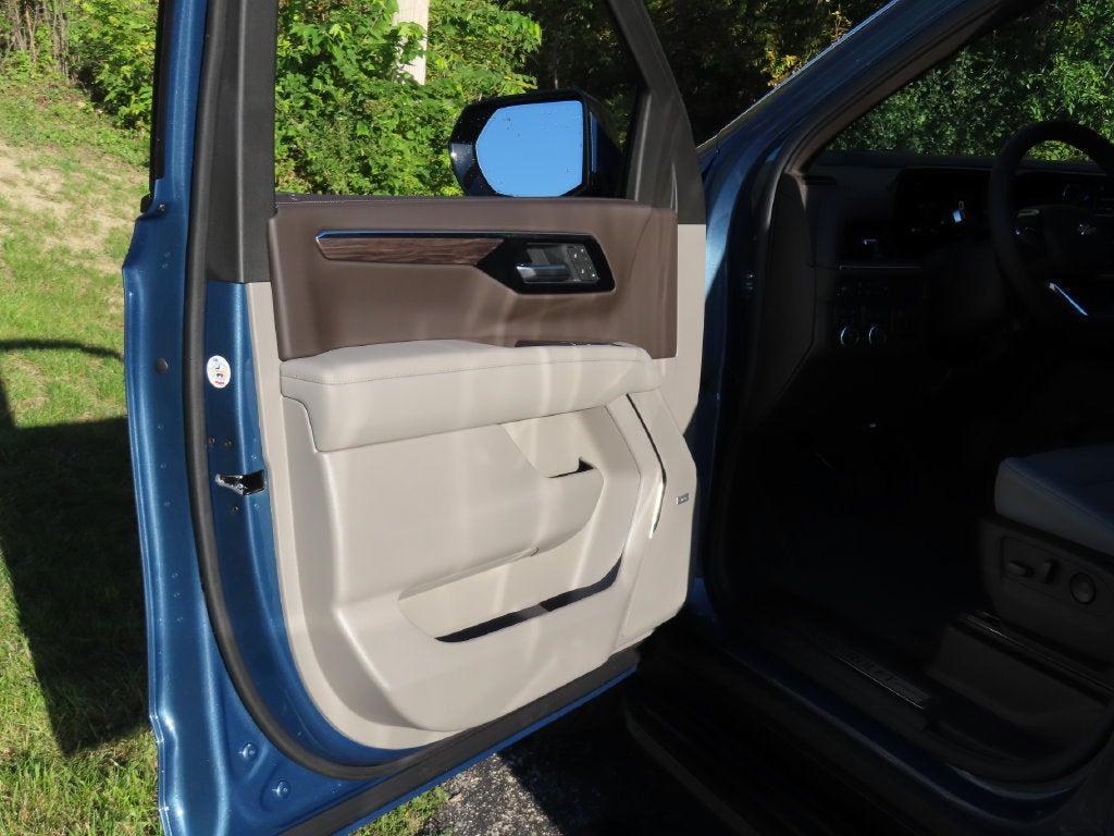 2027 Chevrolet Suburban LT