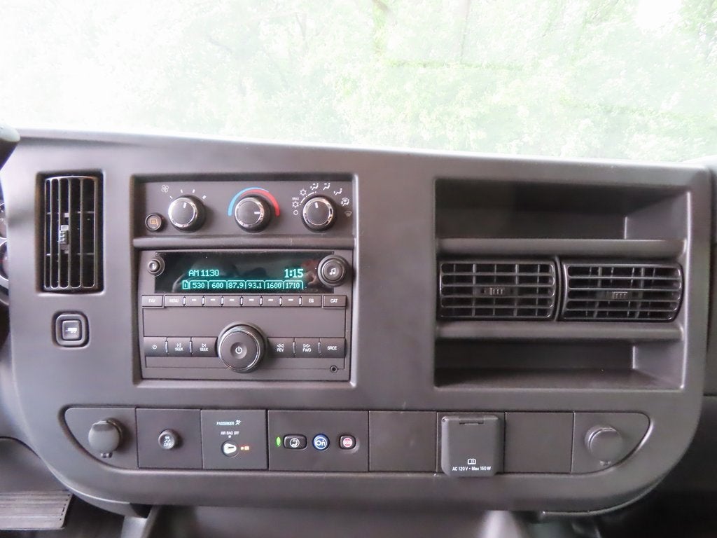 2025 Chevrolet Express Cutaway 3500 1WT