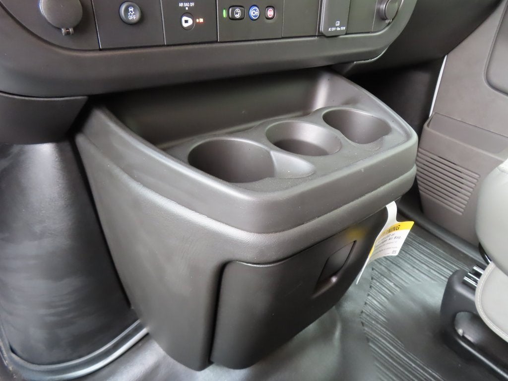 2025 Chevrolet Express Cutaway 3500 1WT