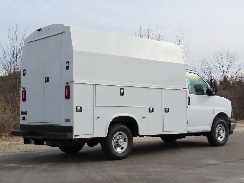 2026 Chevrolet Express Cutaway 3500 1WT