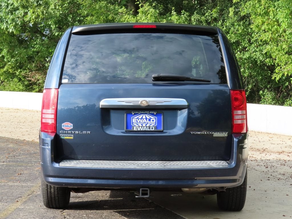 2009 Chrysler Town & Country LX