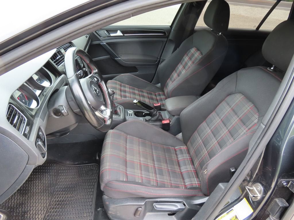 2015 Volkswagen Golf GTI 2.0T S 4-Door