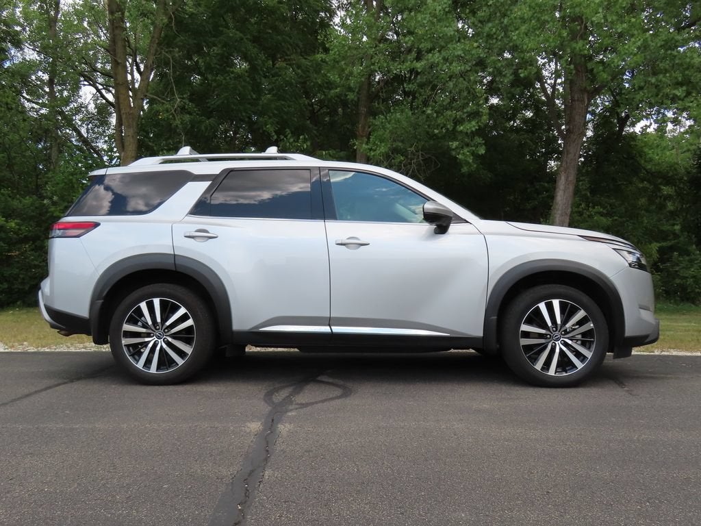 2024 Nissan Pathfinder Platinum 4WD