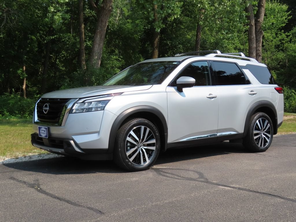 2024 Nissan Pathfinder Platinum 4WD