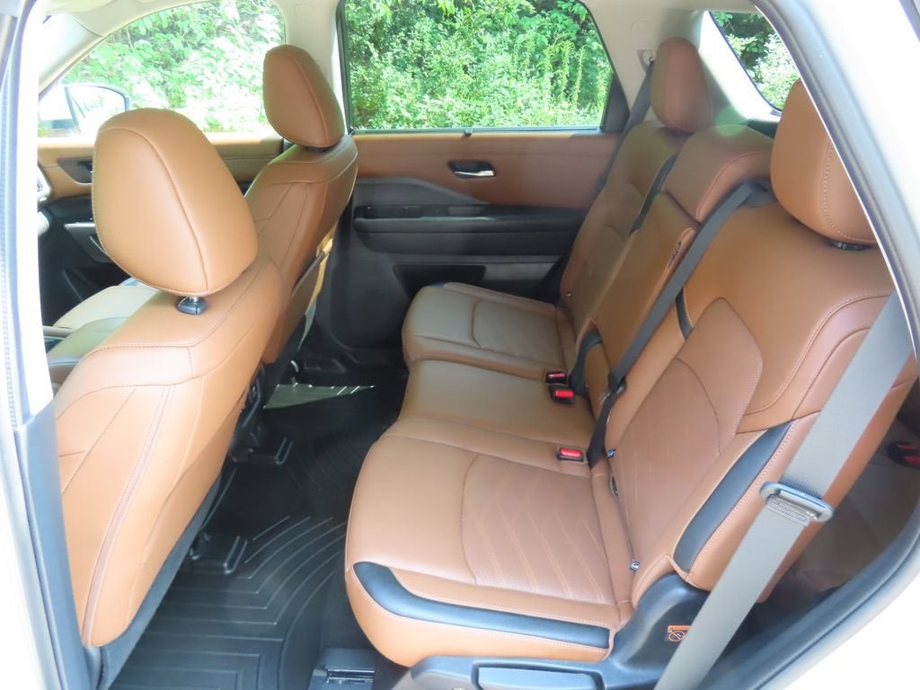 2024 Nissan Pathfinder Platinum 4WD