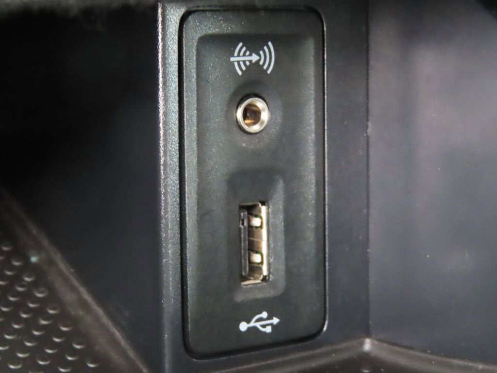 2018 Volkswagen Golf R 2.0T w/DCC & Navigation