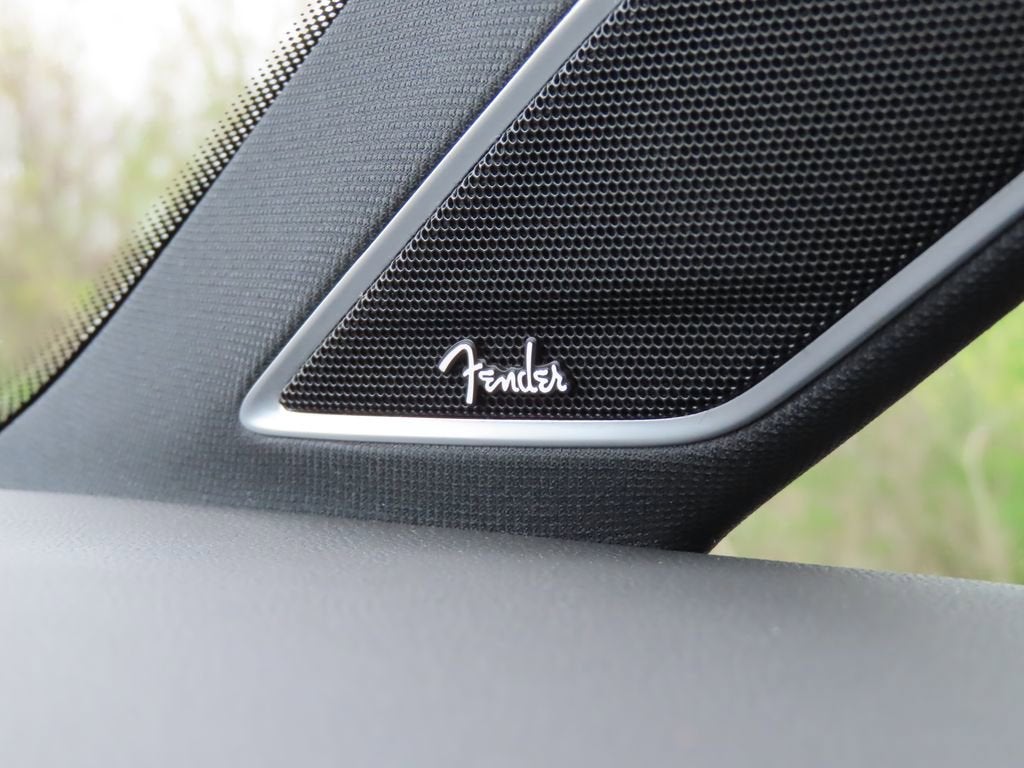 2018 Volkswagen Golf R 2.0T w/DCC & Navigation