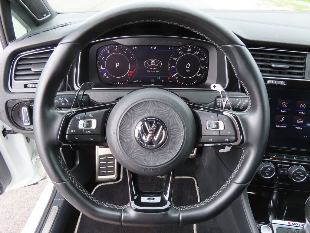 2018 Volkswagen Golf R 2.0T w/DCC & Navigation