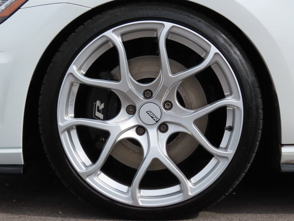 2018 Volkswagen Golf R 2.0T w/DCC & Navigation