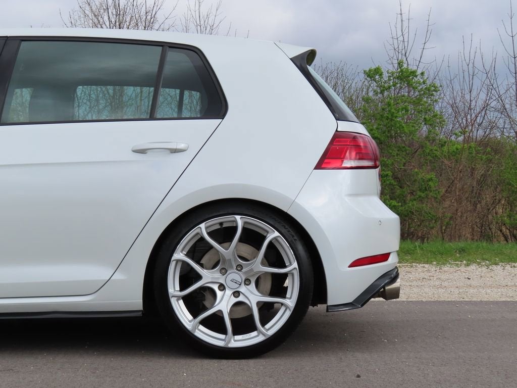 2018 Volkswagen Golf R 2.0T w/DCC & Navigation