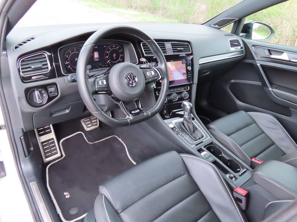 2018 Volkswagen Golf R 2.0T w/DCC & Navigation