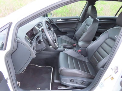 2018 Volkswagen Golf R 2.0T w/DCC & Navigation