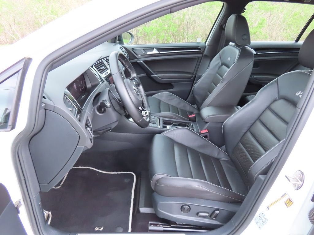 2018 Volkswagen Golf R 2.0T w/DCC & Navigation