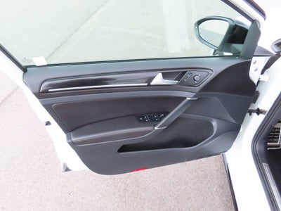 2018 Volkswagen Golf R 2.0T w/DCC & Navigation