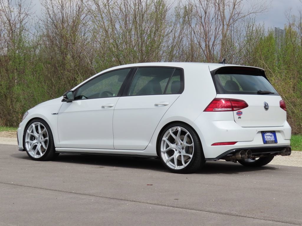 2018 Volkswagen Golf R 2.0T w/DCC & Navigation