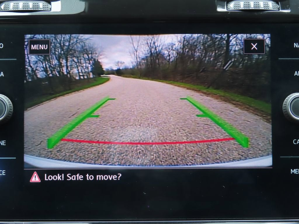 2018 Volkswagen Golf R 2.0T w/DCC & Navigation