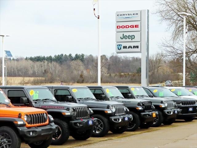 2023 Jeep Wrangler 4-Door Sahara Altitude