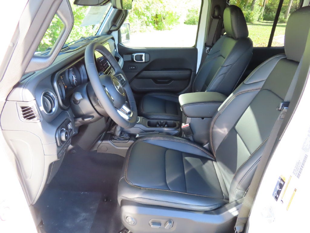 2027 Jeep Wrangler WRANGLER 4-DOOR SAHARA