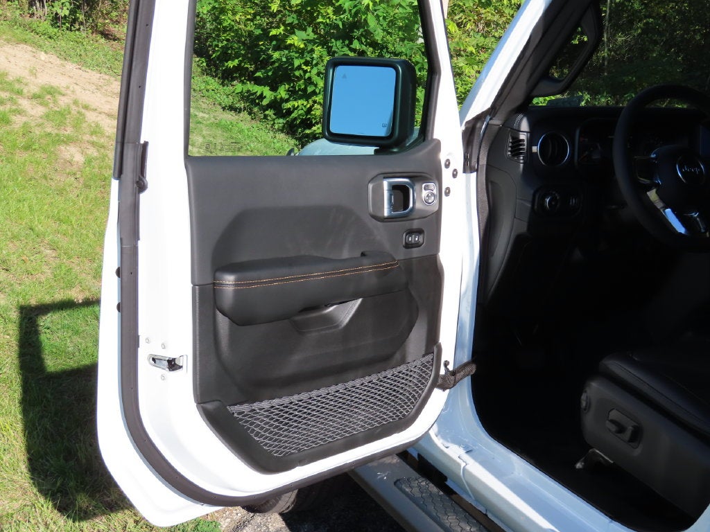 2027 Jeep Wrangler WRANGLER 4-DOOR SAHARA