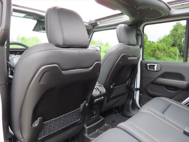2027 Jeep Wrangler WRANGLER 4-DOOR SAHARA