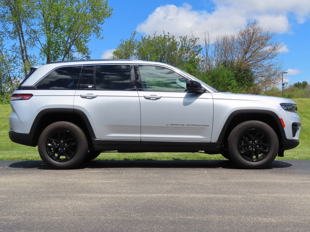 2024 Jeep Grand Cherokee Laredo X 4x4