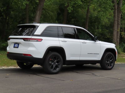 2027 Jeep Grand Cherokee Laredo Altitude